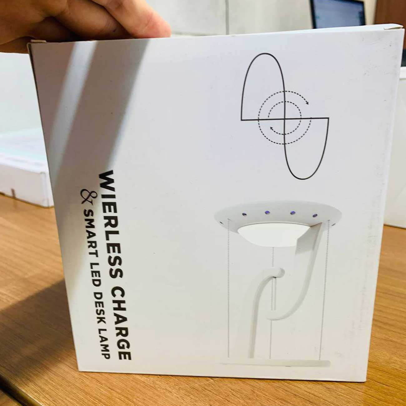 چراغ مطالعه LED رومیزی هوشمند و شارژر بیسیم