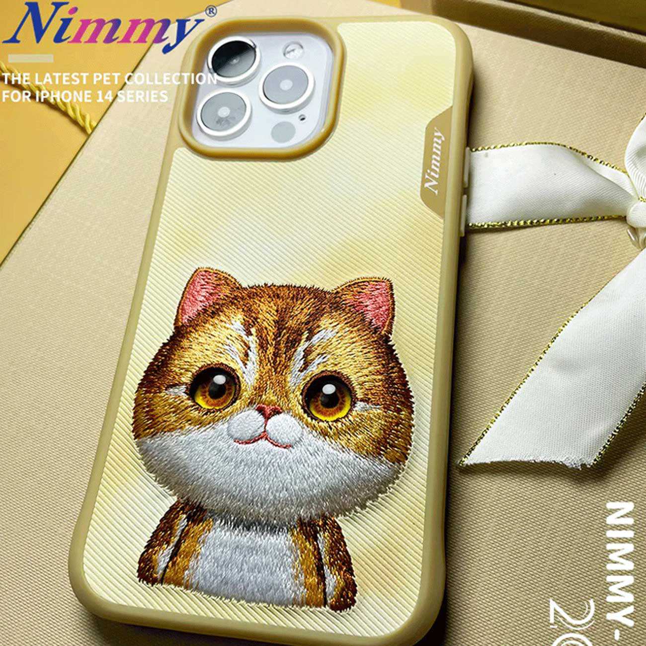 قاب محافظ گوشی آیفون 16 پرومکس طرح گربه با چشم متحرک نیمی