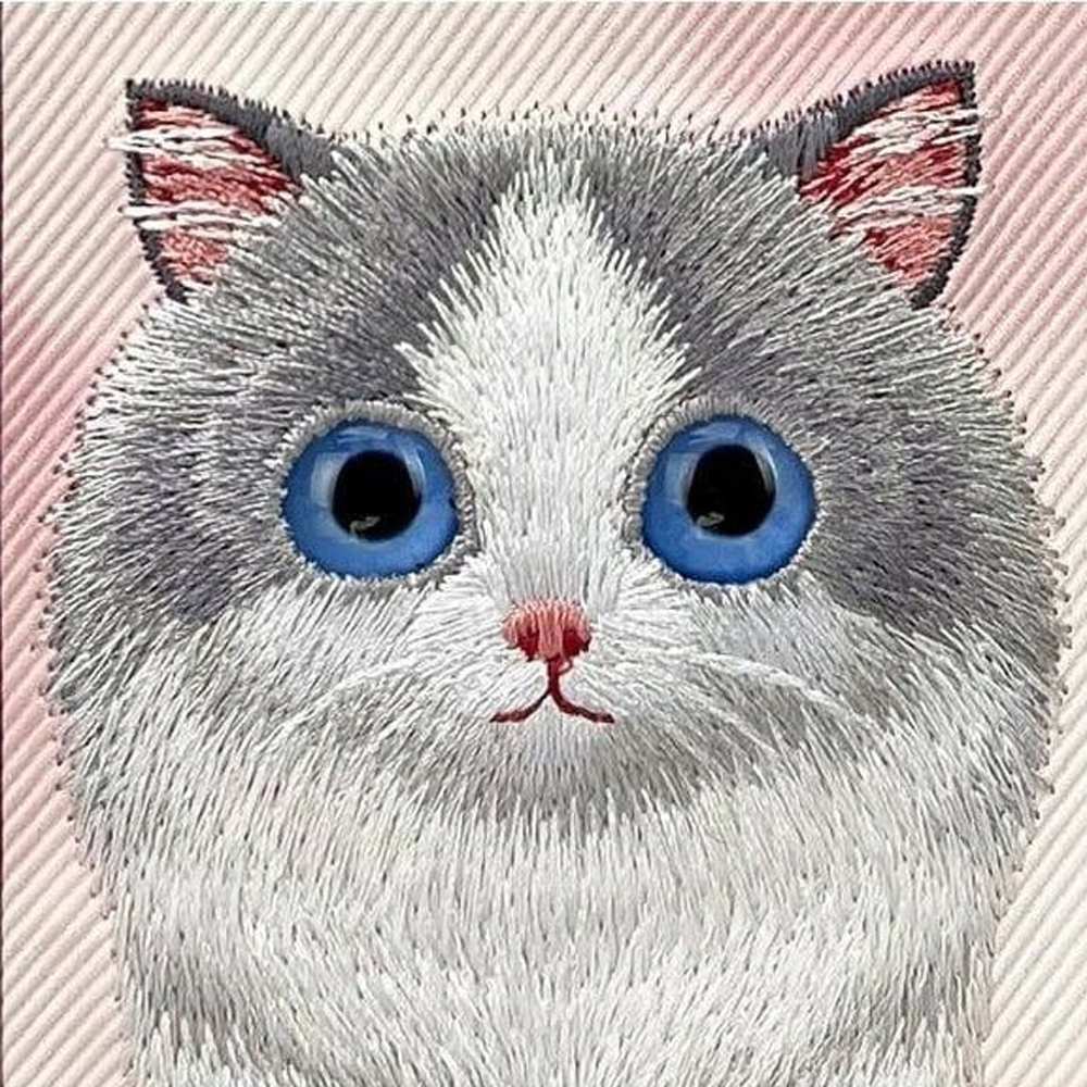 قاب گوشی آیفون 16 پرومکس طرح گربه ملوس با چشم متحرک نیمی 07