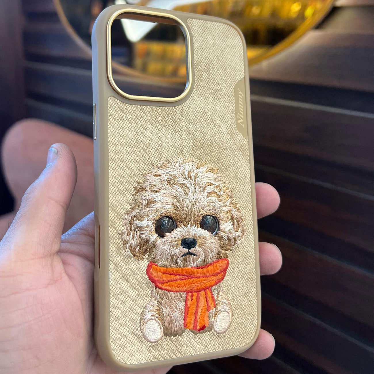 قاب مگسیف گوشی آیفون 16 پرو طرح سگ گلدوزی شده نیمی N-XDY-IP16-PRO-014