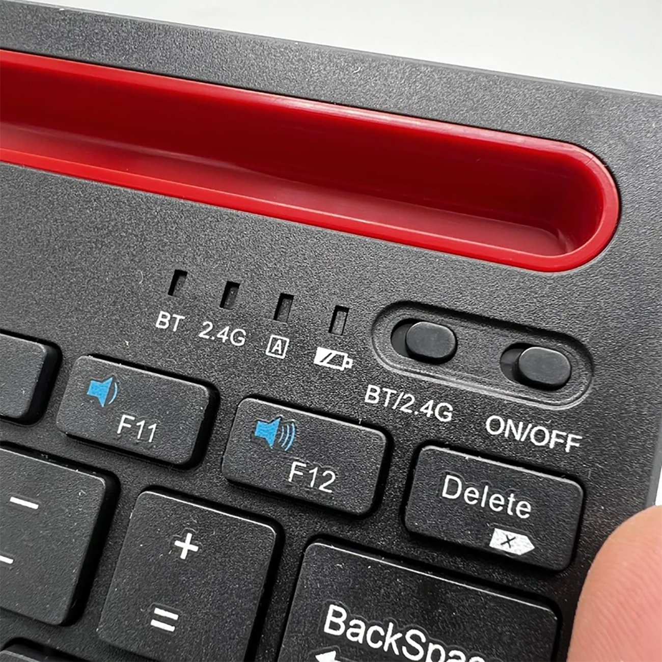 کیبورد بیسیم شارژی با استند موبایل و تبلت