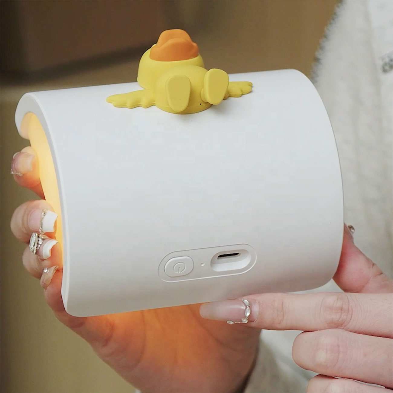 چراغ خواب فانتزی رومیزی شارژی LJC-223-C47 طرح اردک وزنهدار