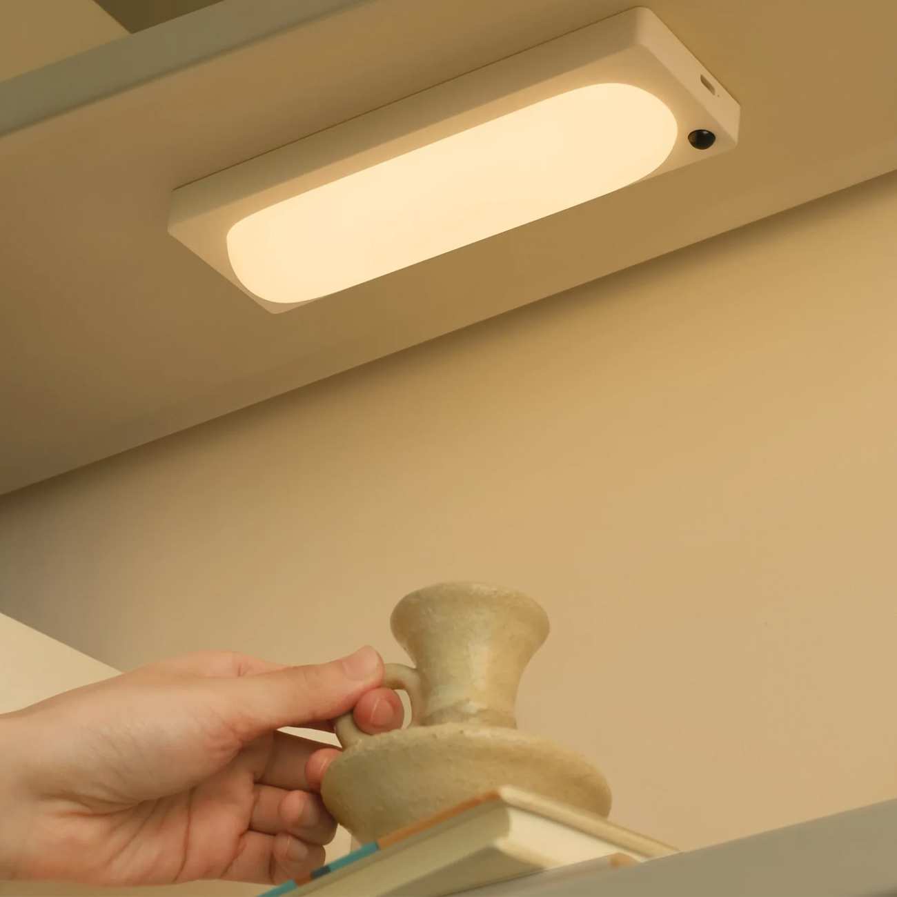 چراغ سنسور دار شارژی کمد و کابینت H-L-27