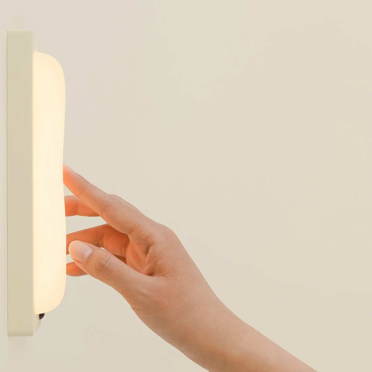 چراغ سنسور دار شارژی کمد و کابینت H-L-27