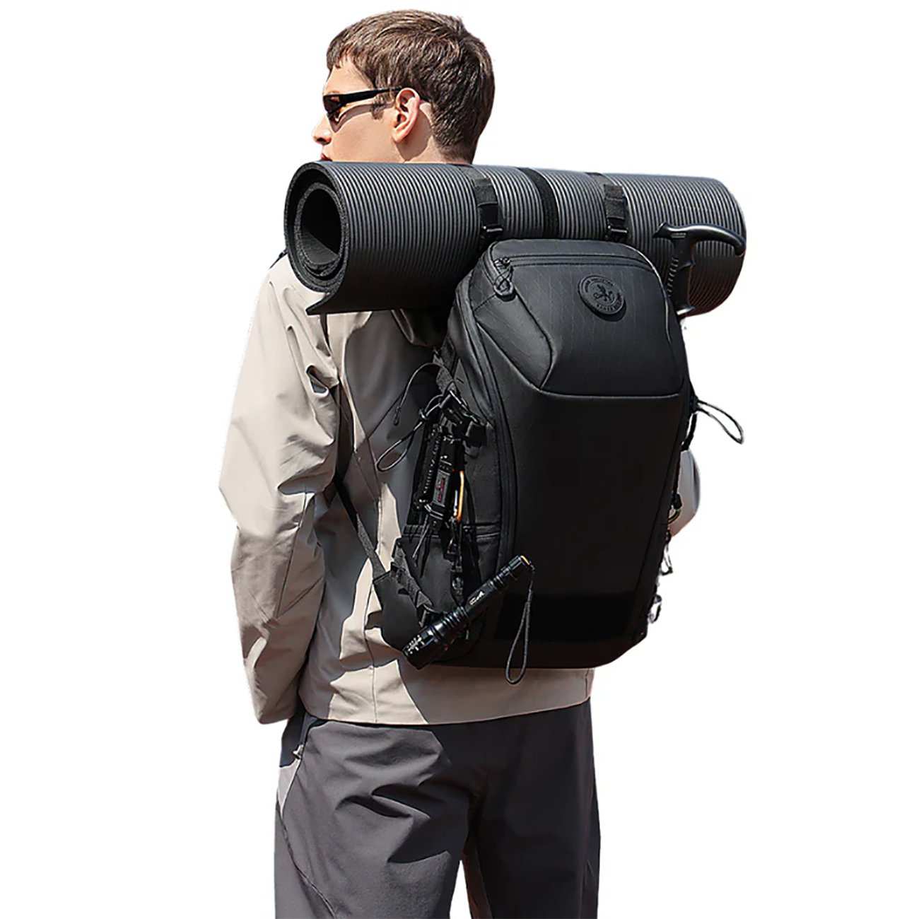 کوله پشتی مسافرتی، کوهنوردی و لپتاپ 15.6 اینچ ضدآب بنج BANGE FW-226 با ظرفیت 22 لیتر