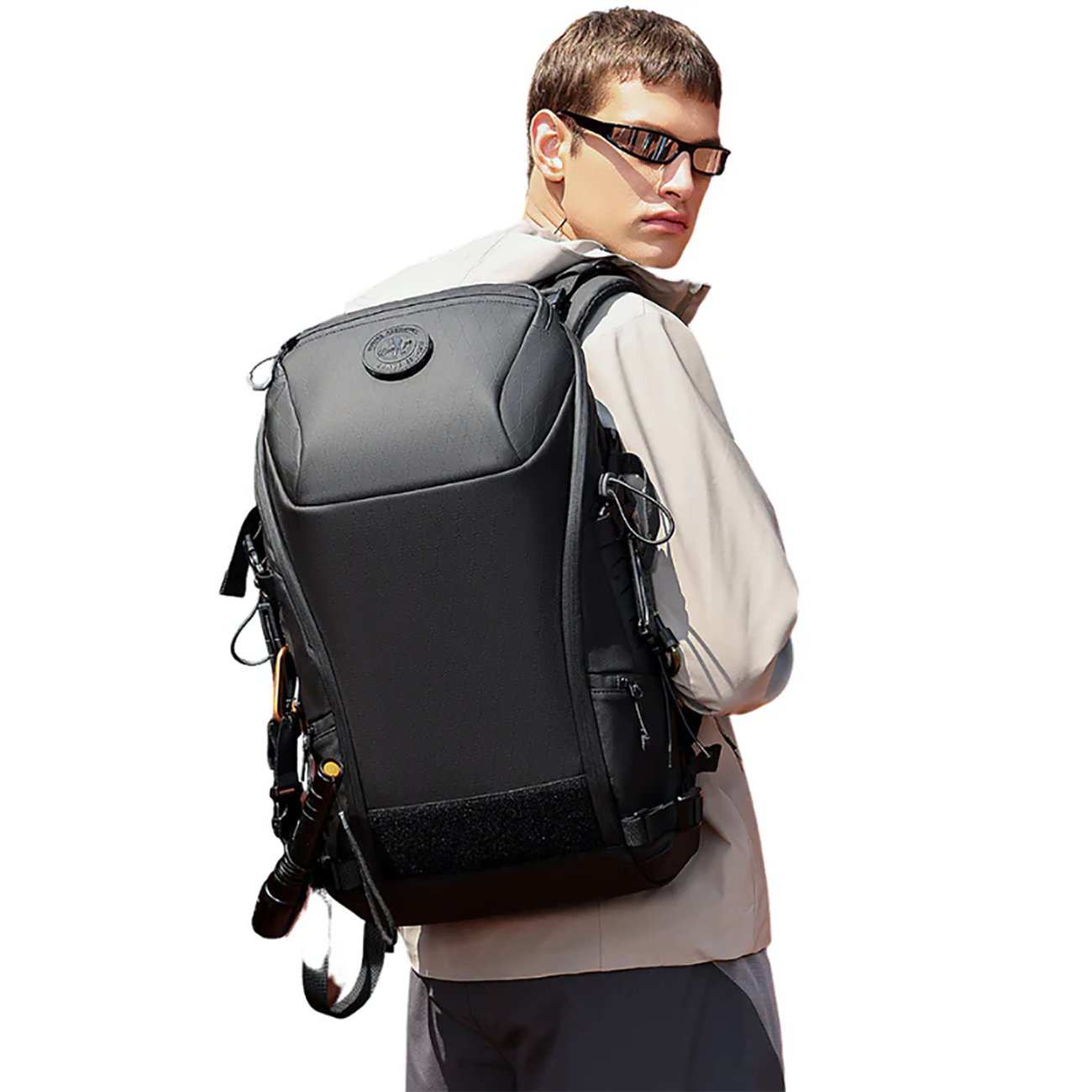 کوله پشتی مسافرتی، کوهنوردی و لپتاپ 15.6 اینچ ضدآب بنج BANGE FW-226 با ظرفیت 22 لیتر