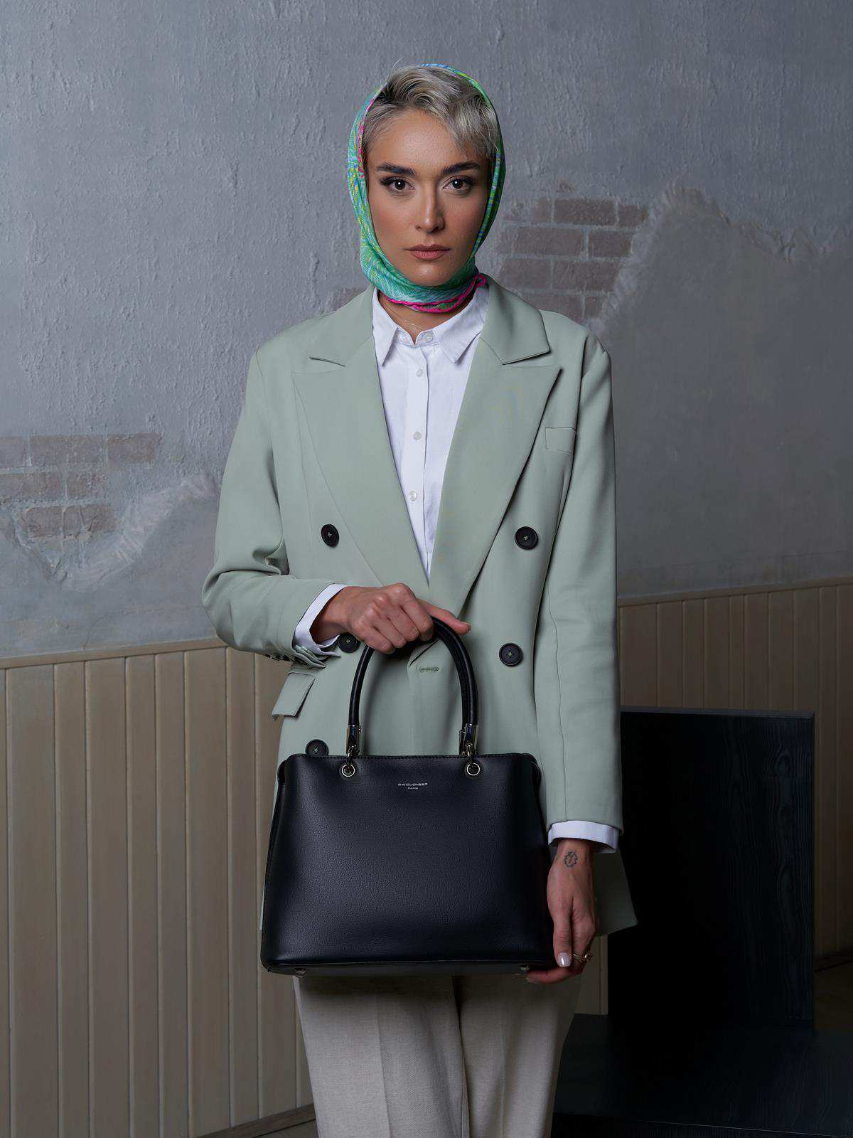 کیف دوشی زنانه دیوید جونز مدل 2-6945