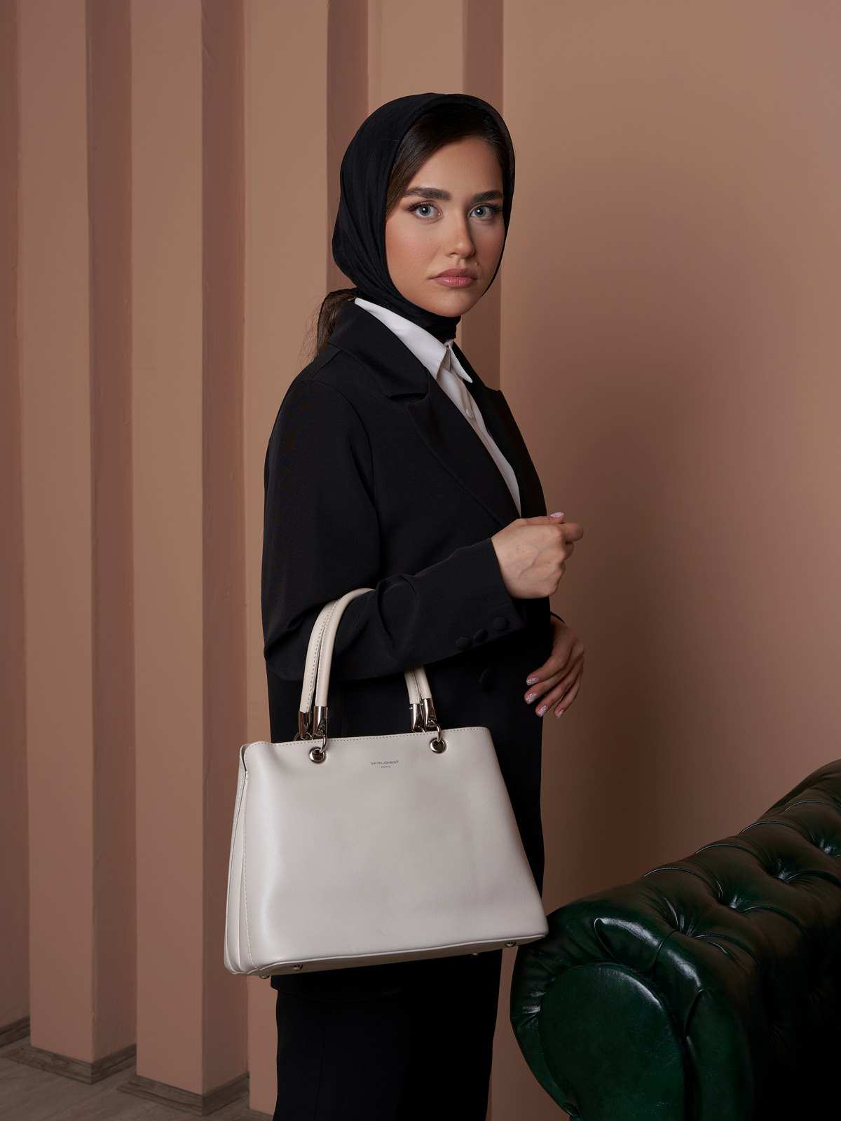 کیف دوشی زنانه دیوید جونز مدل 2-6945