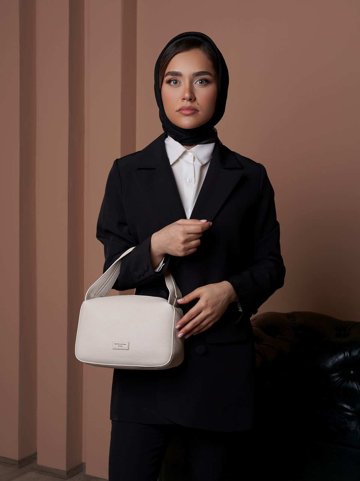 کیف دوشی زنانه دیوید جونز مدل CH21112