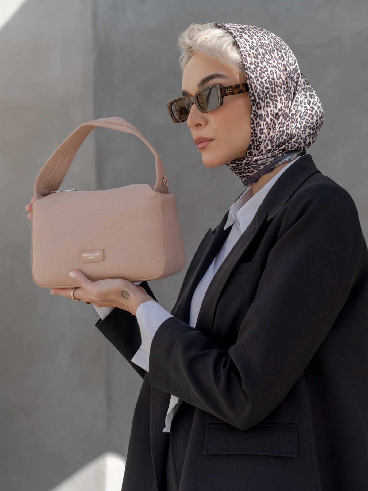 کیف دوشی زنانه دیوید جونز مدل CH21112