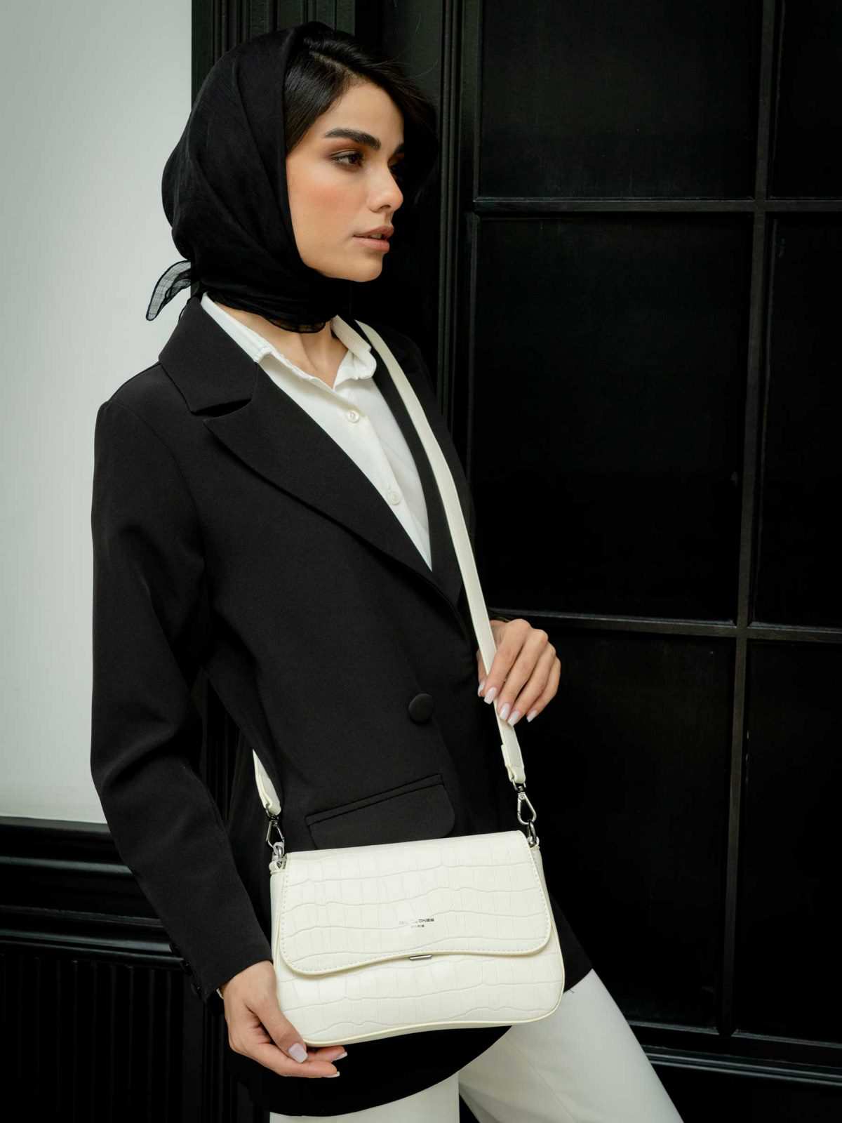 کیف دوشی زنانه دیوید جونز مدل CM6628
