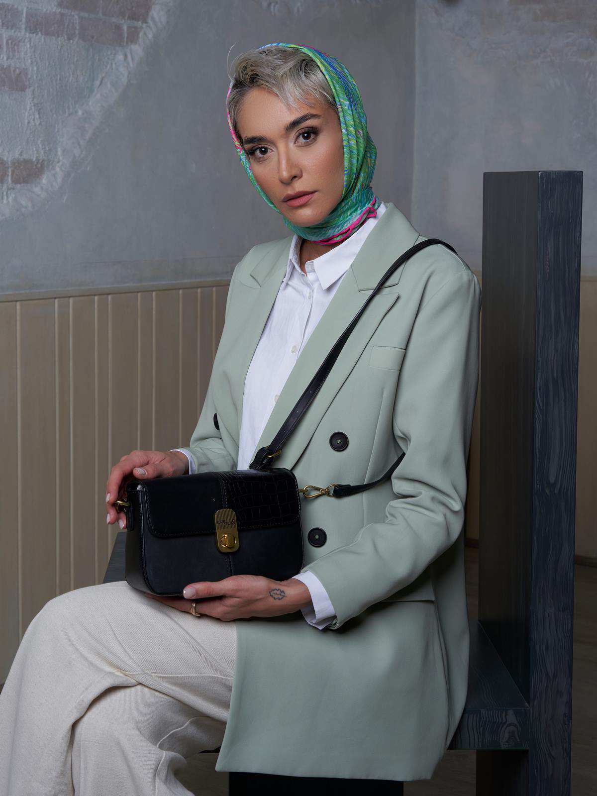 کیف دوشی زنانه دیوید جونز مدل 1-6932