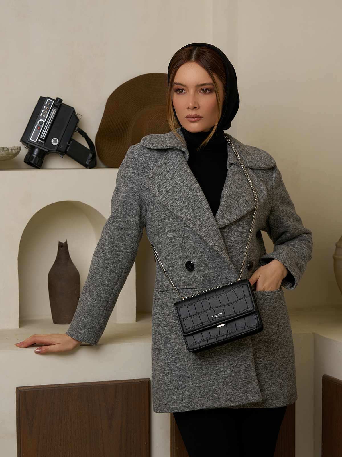 کیف دوشی زنانه دیوید جونز مدل GN-21105