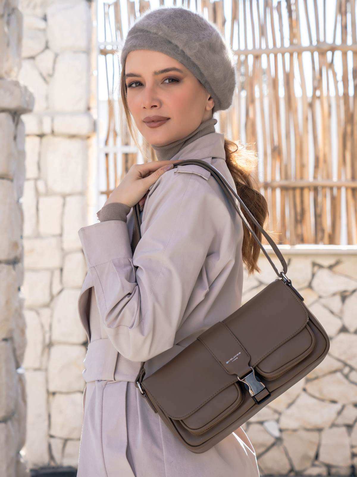 کیف دوشی زنانه دیوید جونز مدل 1-7004