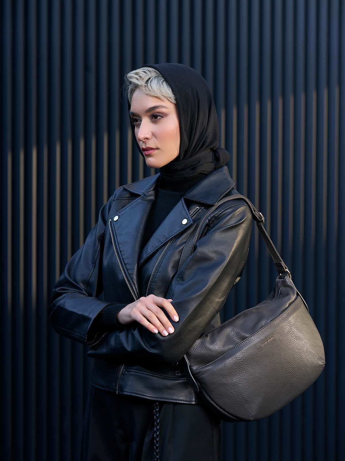 کیف دوشی زنانه دیوید جونز مدل 2-7018