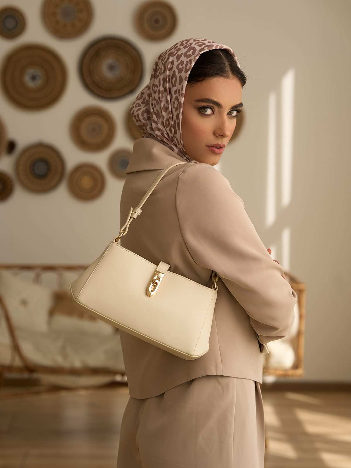 کیف دوشی زنانه دیوید جونز مدل CM6621