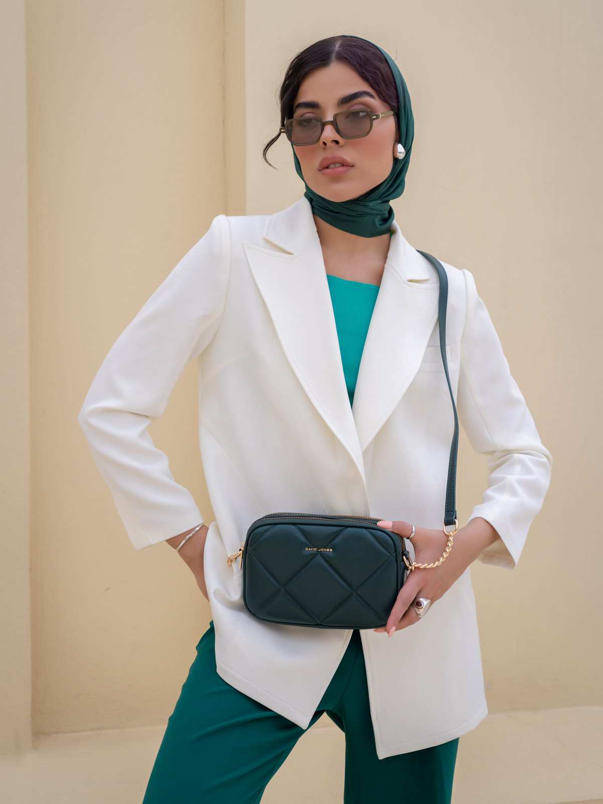کیف دوشی زنانه دیوید جونز مدل 2-7020