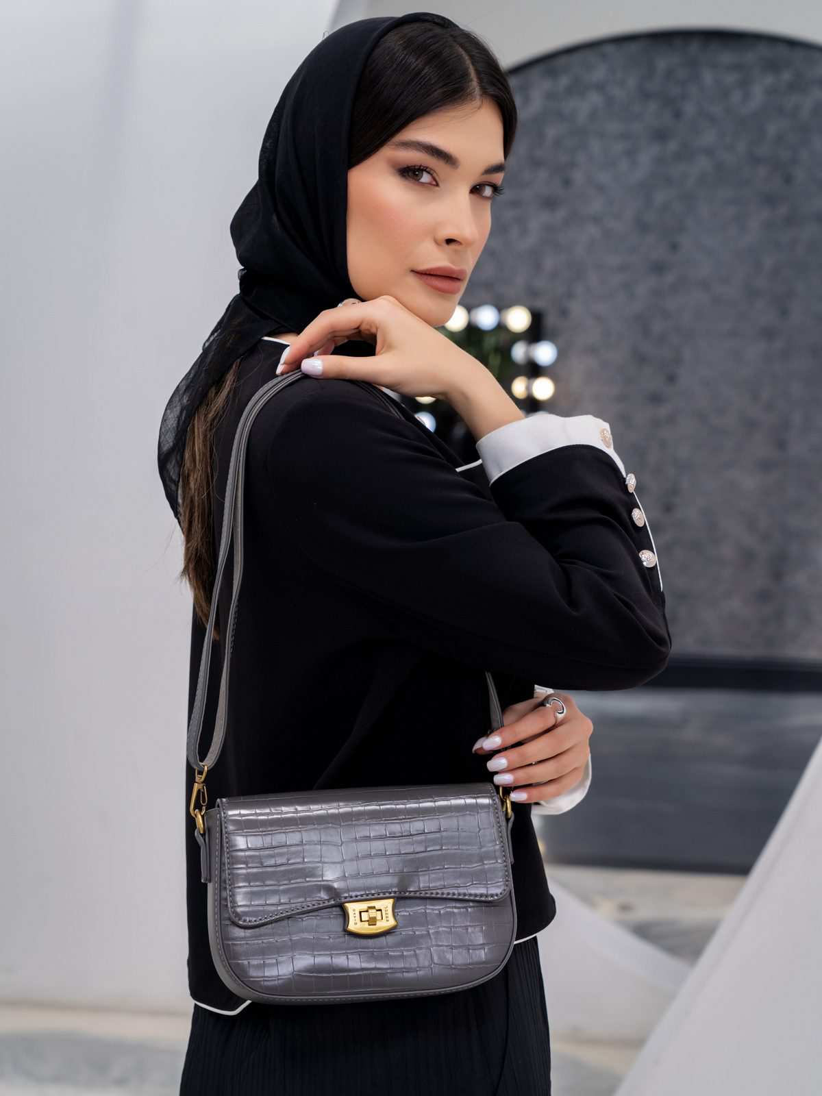 کیف دوشی زنانه دیویدجونز مدل 1-7002