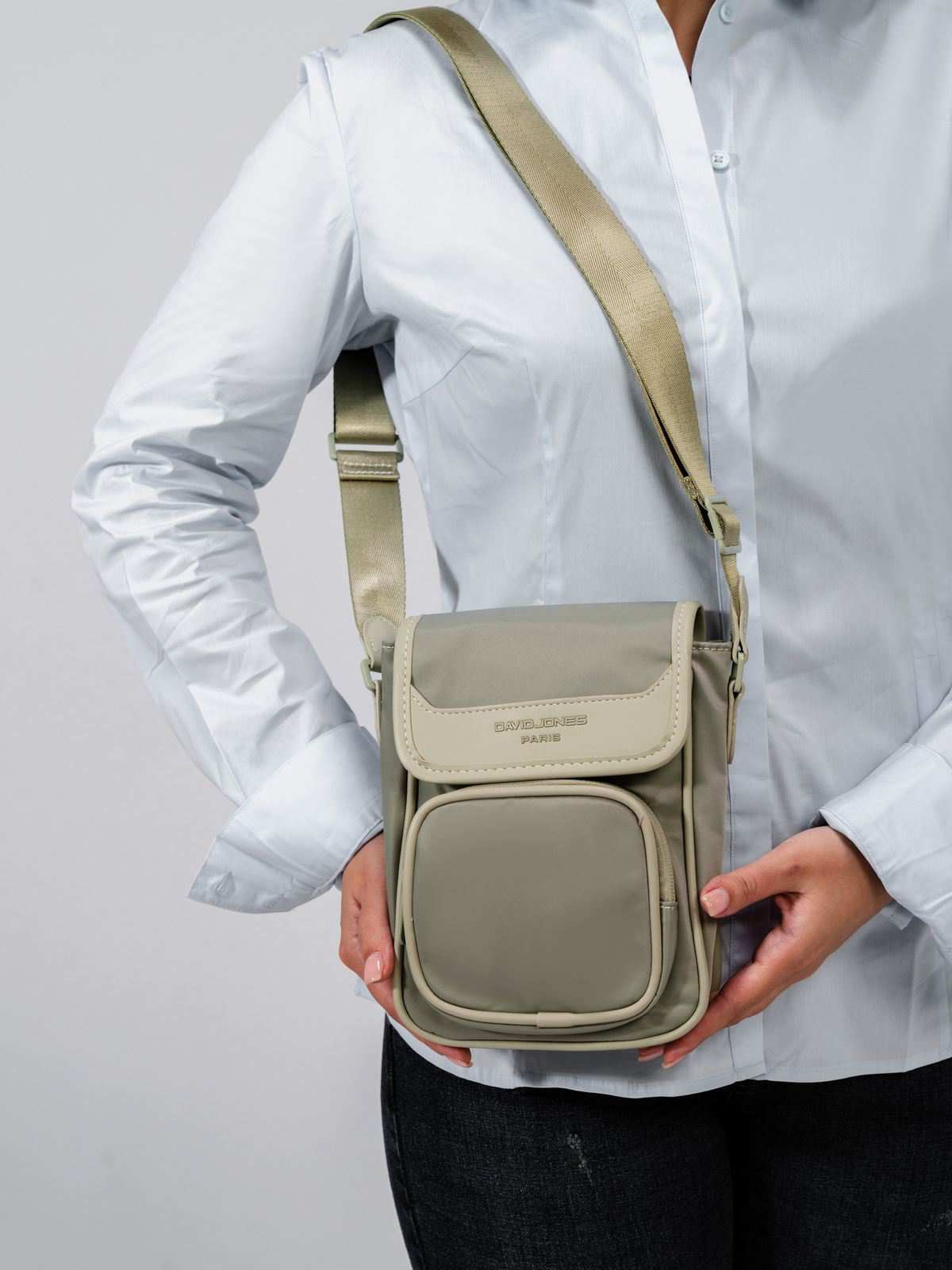 کیف دوشی زنانه دیوید جونز مدل CM7548