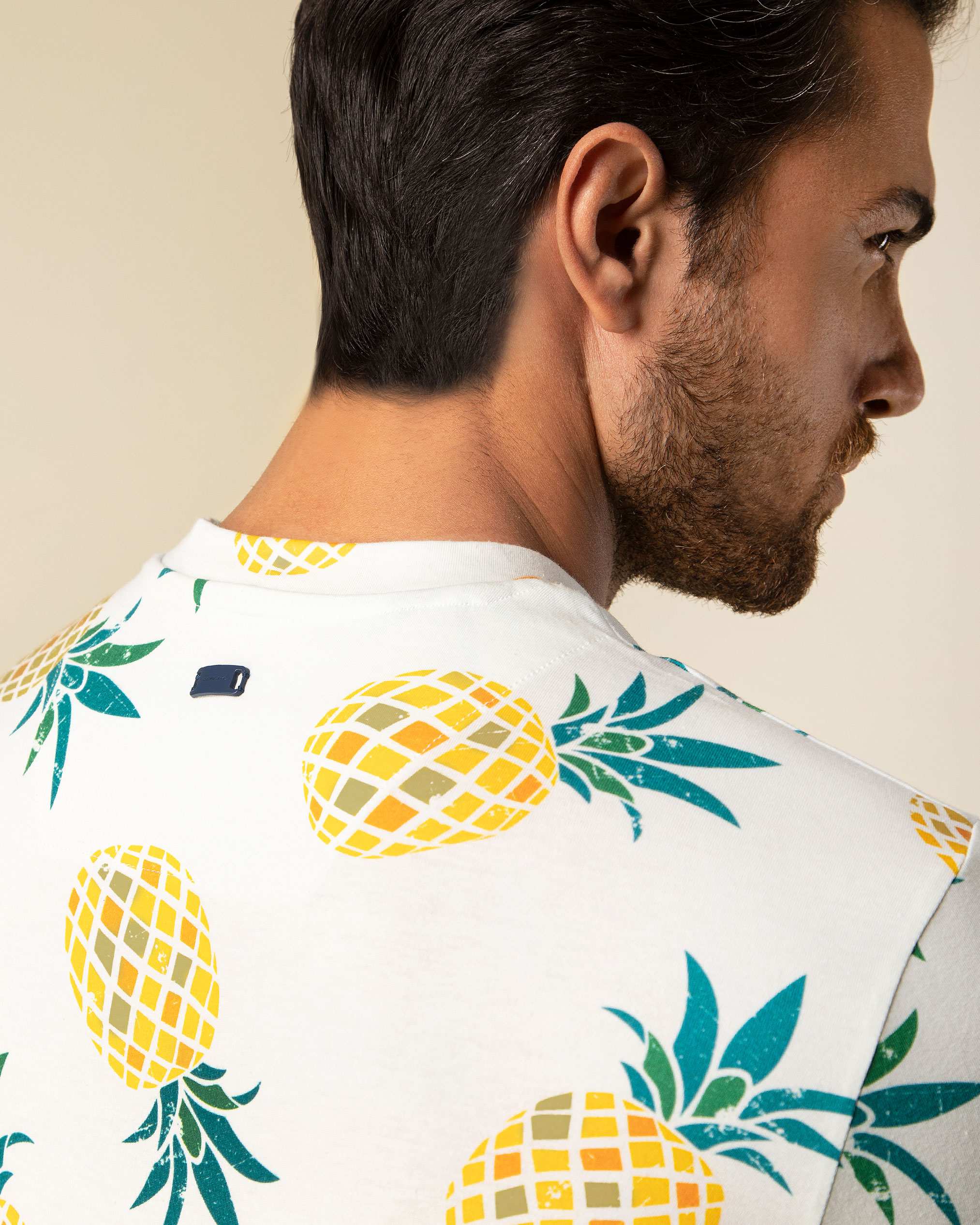 تی شرت طرح دار مردانه 2210610 کروم