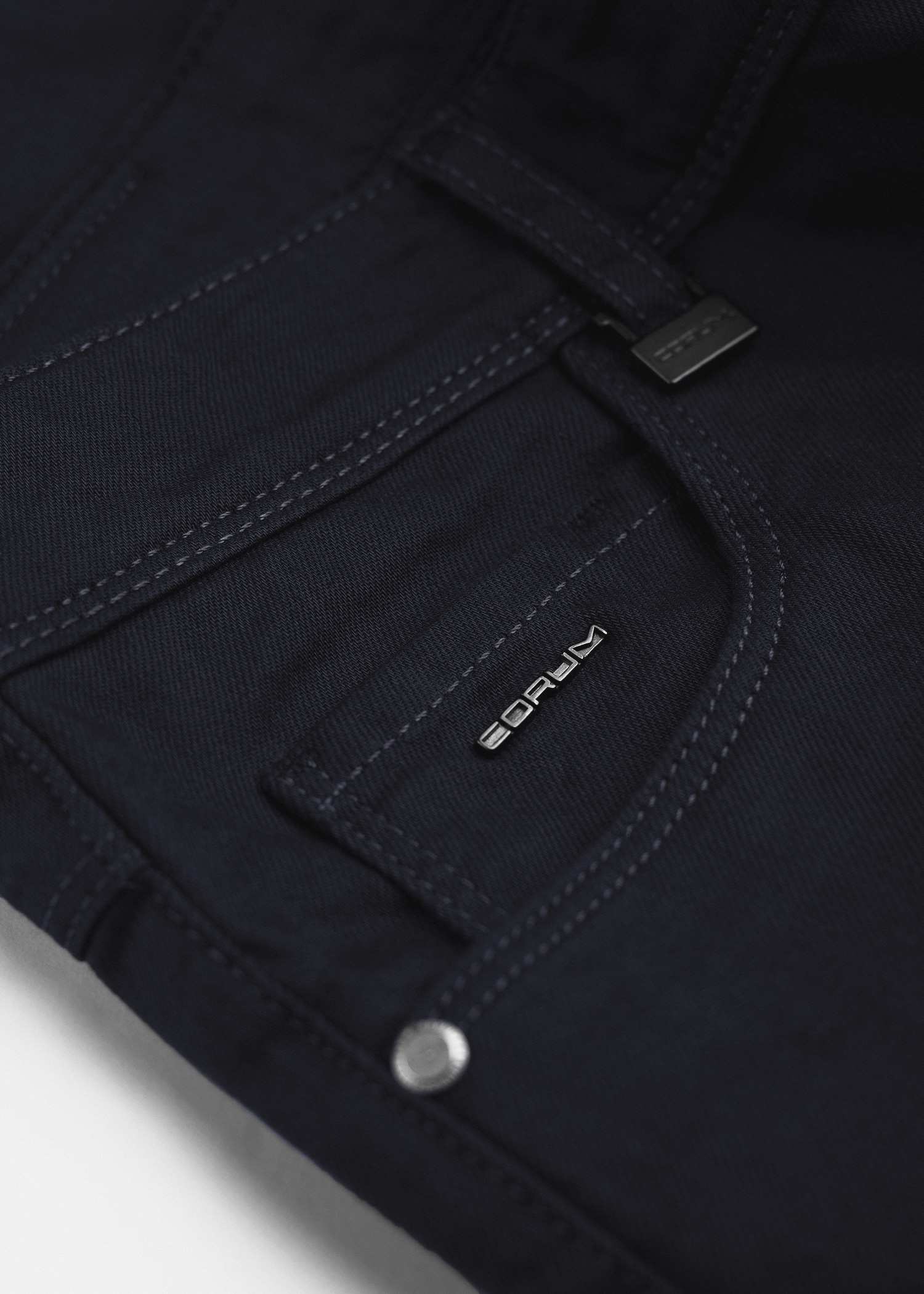 شلوار کتان Slim-Fit کروم