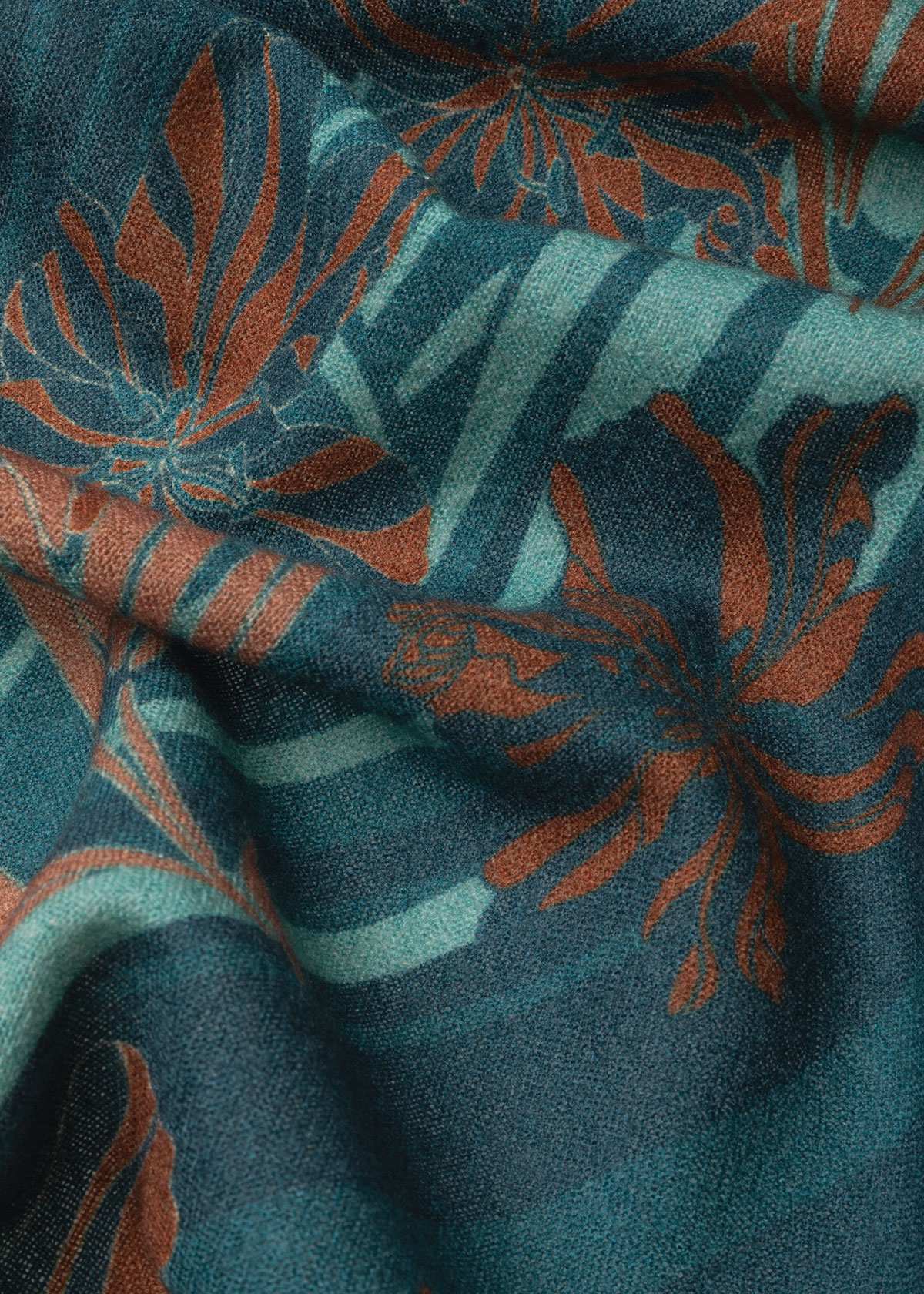 شال طرح دار 2421611 کروم