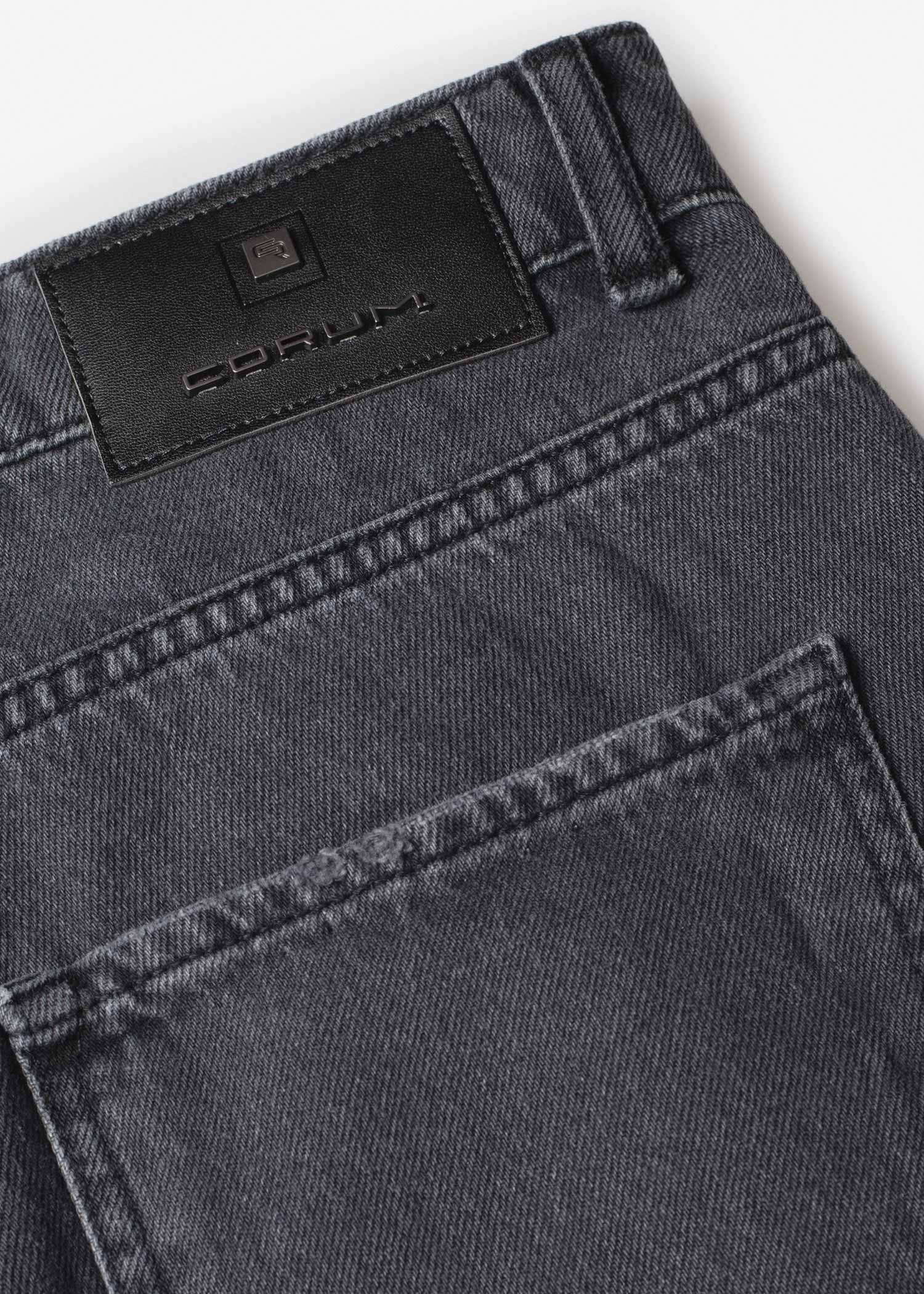 شلوار جین Tapered-Fit کروم