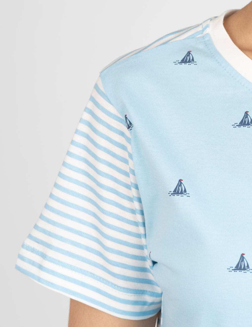 تی شرت زنانه آبی روشن هیوان heevan مدل راه راه و قایق کد 62725