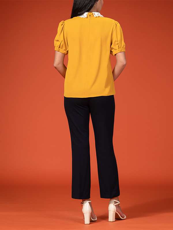 بلوز زنانه آستین کوتاه پفی الیزه یقه گیپور کلاسیک شارلوت برنس Bornos