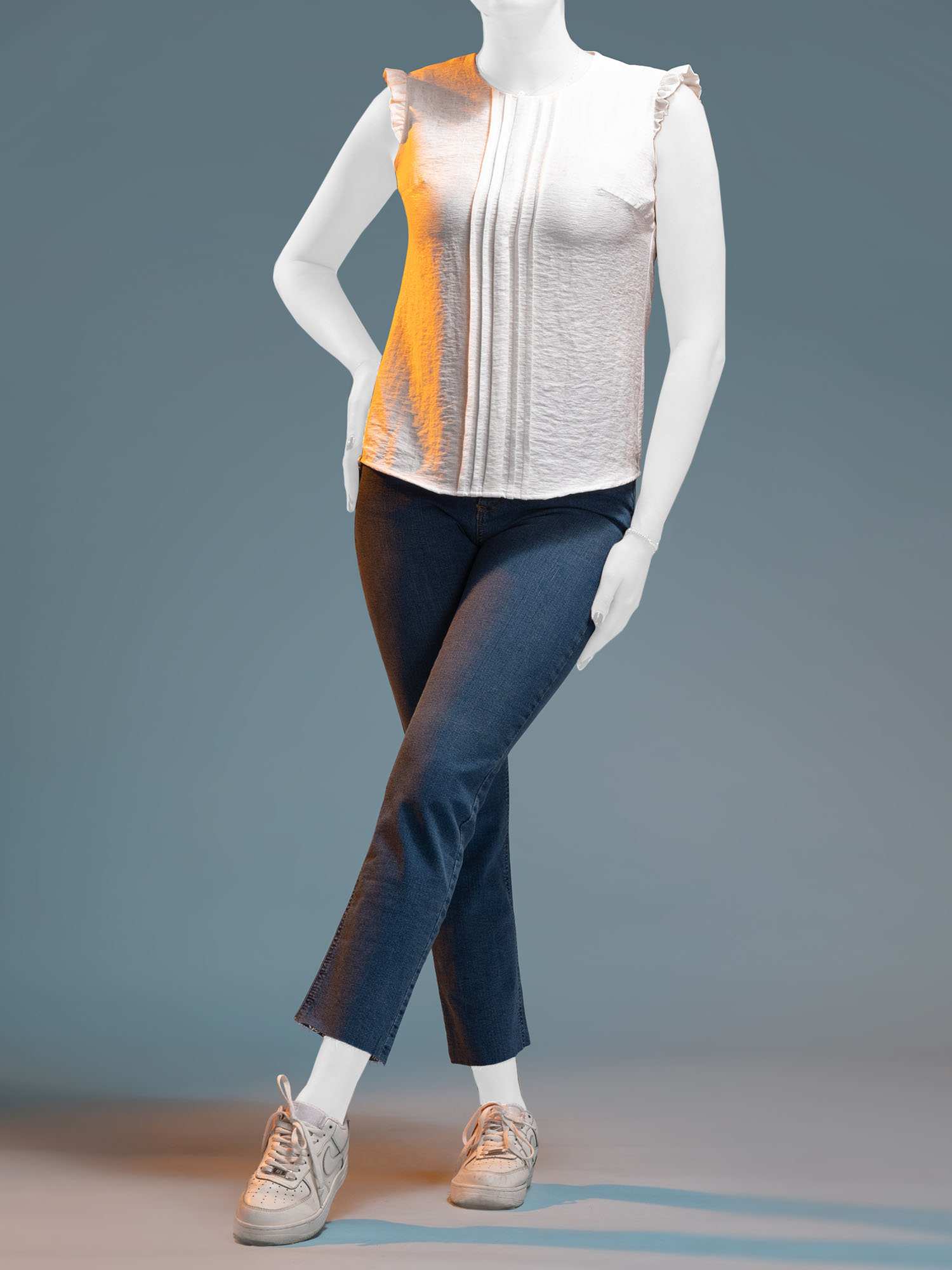تاپ زنانه کتان پیلی دار مدل هلسا برنس Bornos