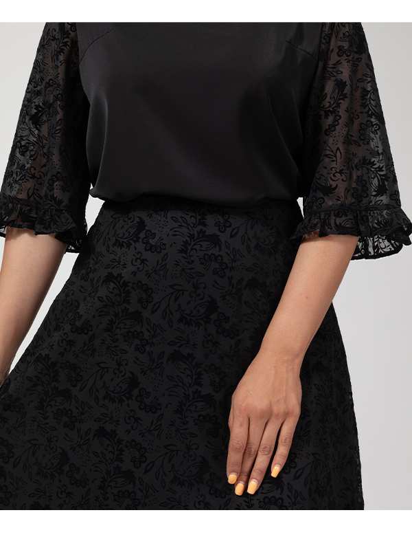 بلوز زنانه مجلسی کرپ آستین کلوش چین دار 40107 برنس