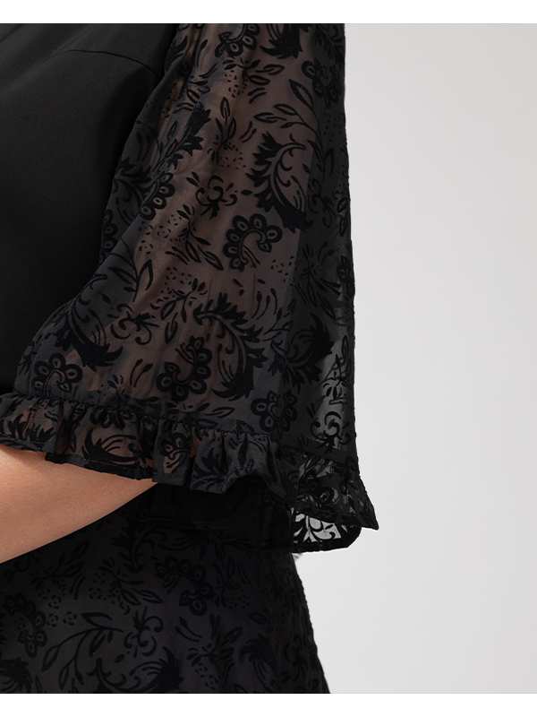 بلوز زنانه مجلسی کرپ آستین کلوش چین دار 40107 برنس