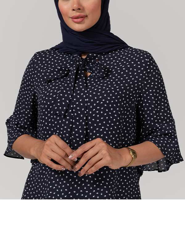 بلوز زنانه مجلسی آستین سه ربع کلوش یقه کرواتی کرپ ژورژت 40109 برنس