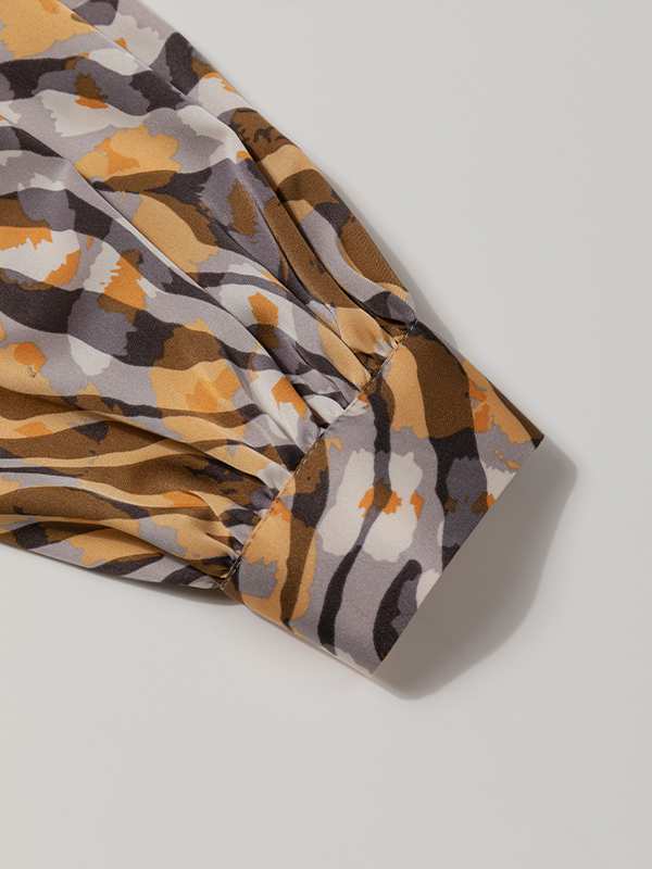 شومیز زنانه ساتن طرحدار مجلسی یقه گره ای 30108 برنس Bornos