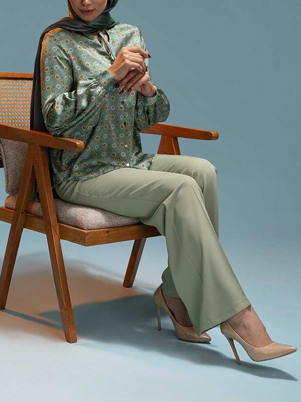 شومیز زنانه ساتن طرحدار مجلسی یقه گره ای 30108 برنس Bornos