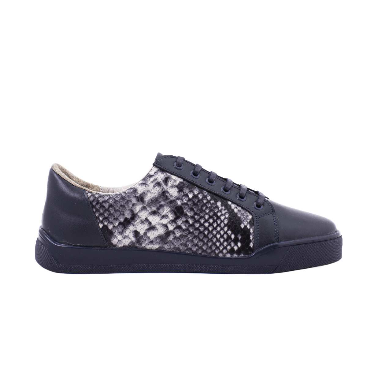 کفش اسپرت زنانه مدل z240 منط