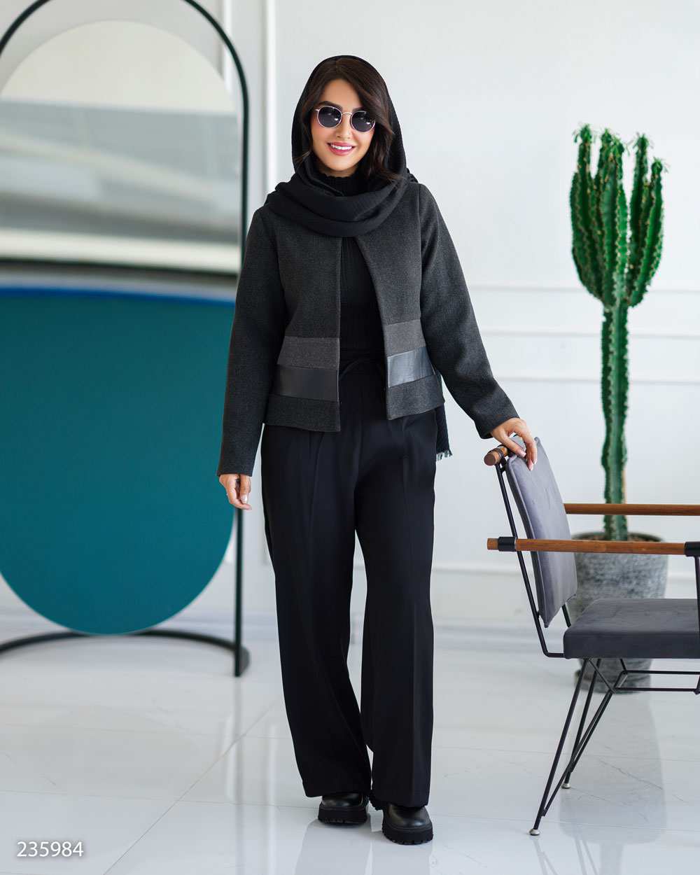 پالتو کوتاه زنانه فوتر مشکی زغالی مدل فرشین السانا Elsana کد 2359