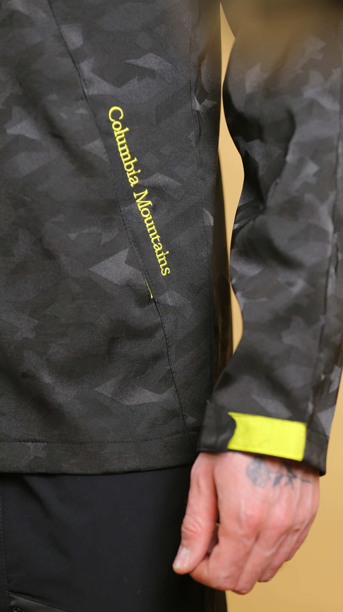 بادگیر ورزشی مردانه 400046 برندس Brands