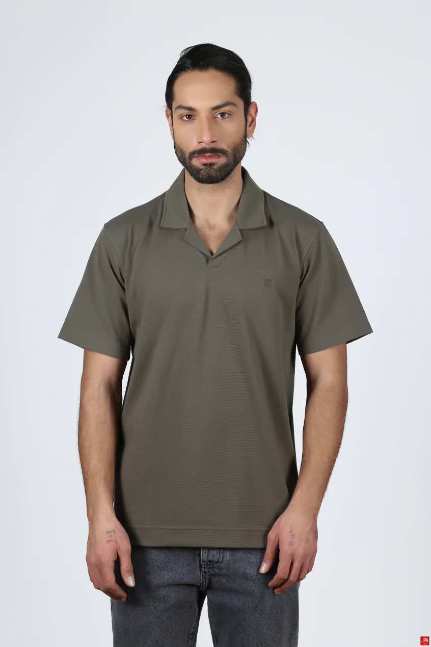 تی شرت مردانه یقه انگلیسی مشکی جی پی ای JPA کد 02325