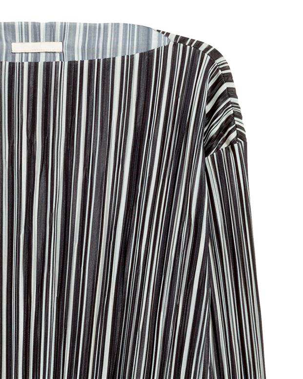 بلوز زنانه پلیسه مشکی شیری راه ‌راه H&M