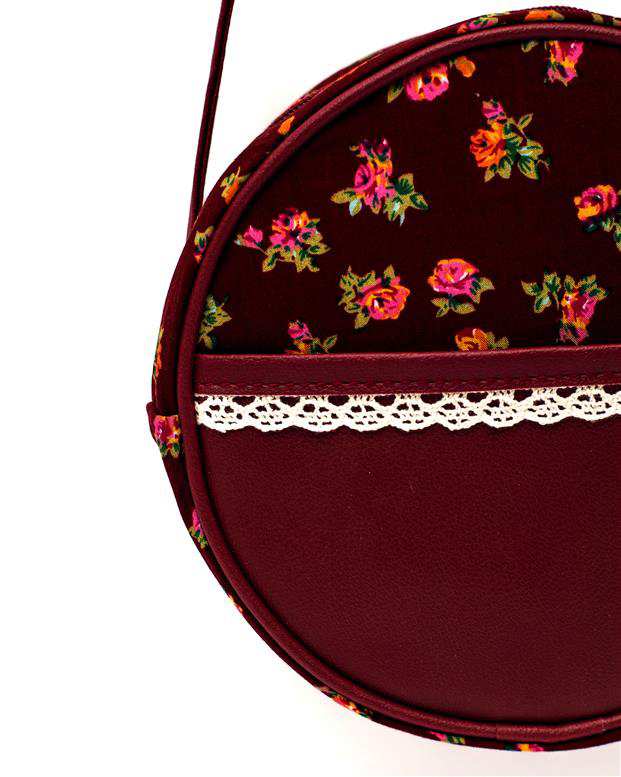 کیف زنانه دوشی گرد زرشکی گل دار رنگ تا رنگ