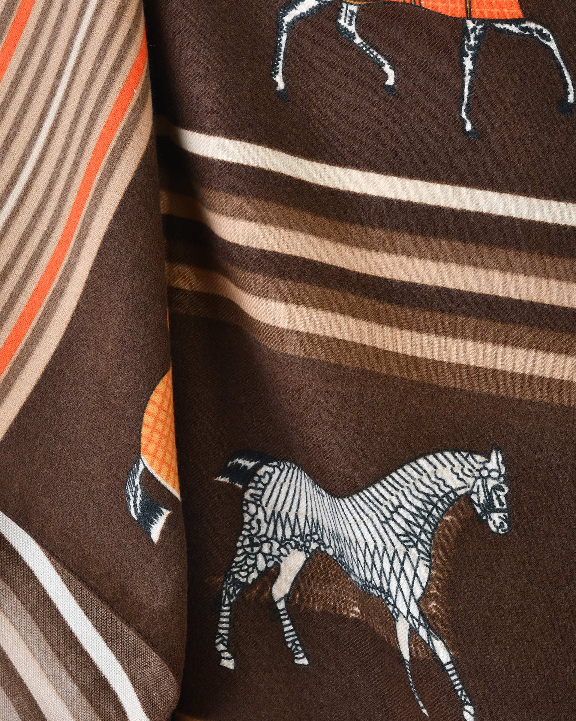 شال زنانه موهر قهوه ای جی دو Gido طرح هرمس