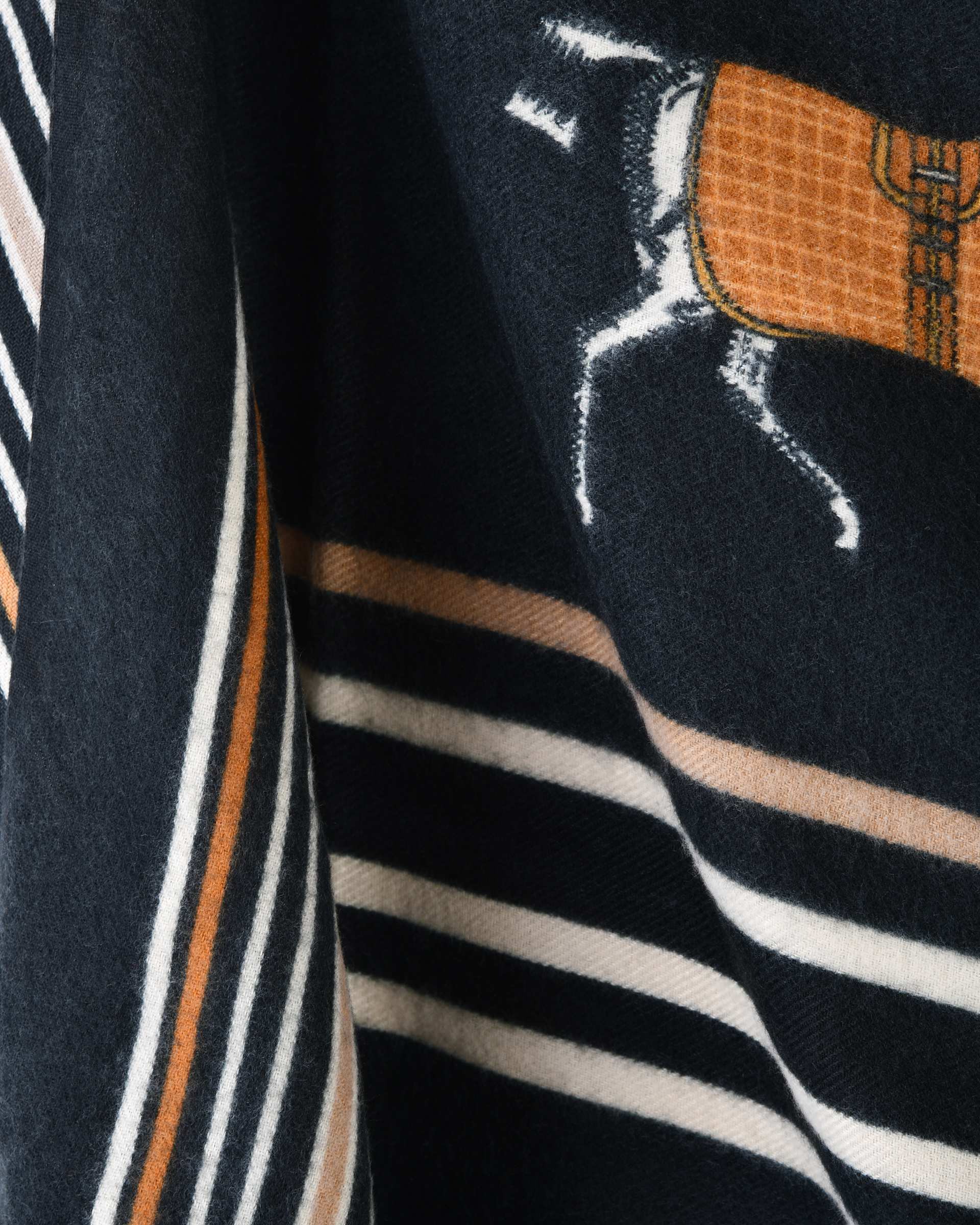 شال زنانه موهر مشکی جی دو Gido طرح هرمس