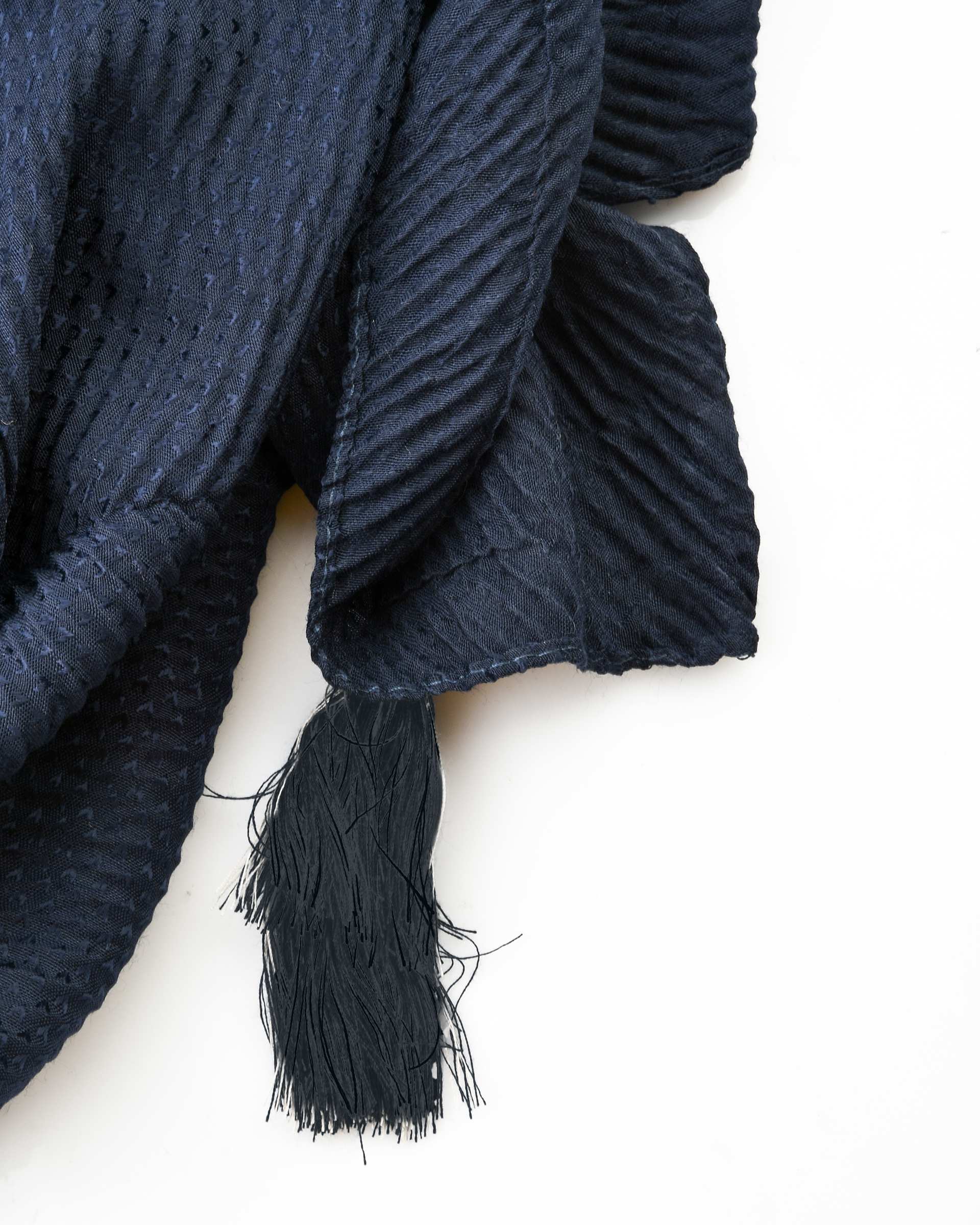 شال زنانه پلیسه سرمه ای روزانا