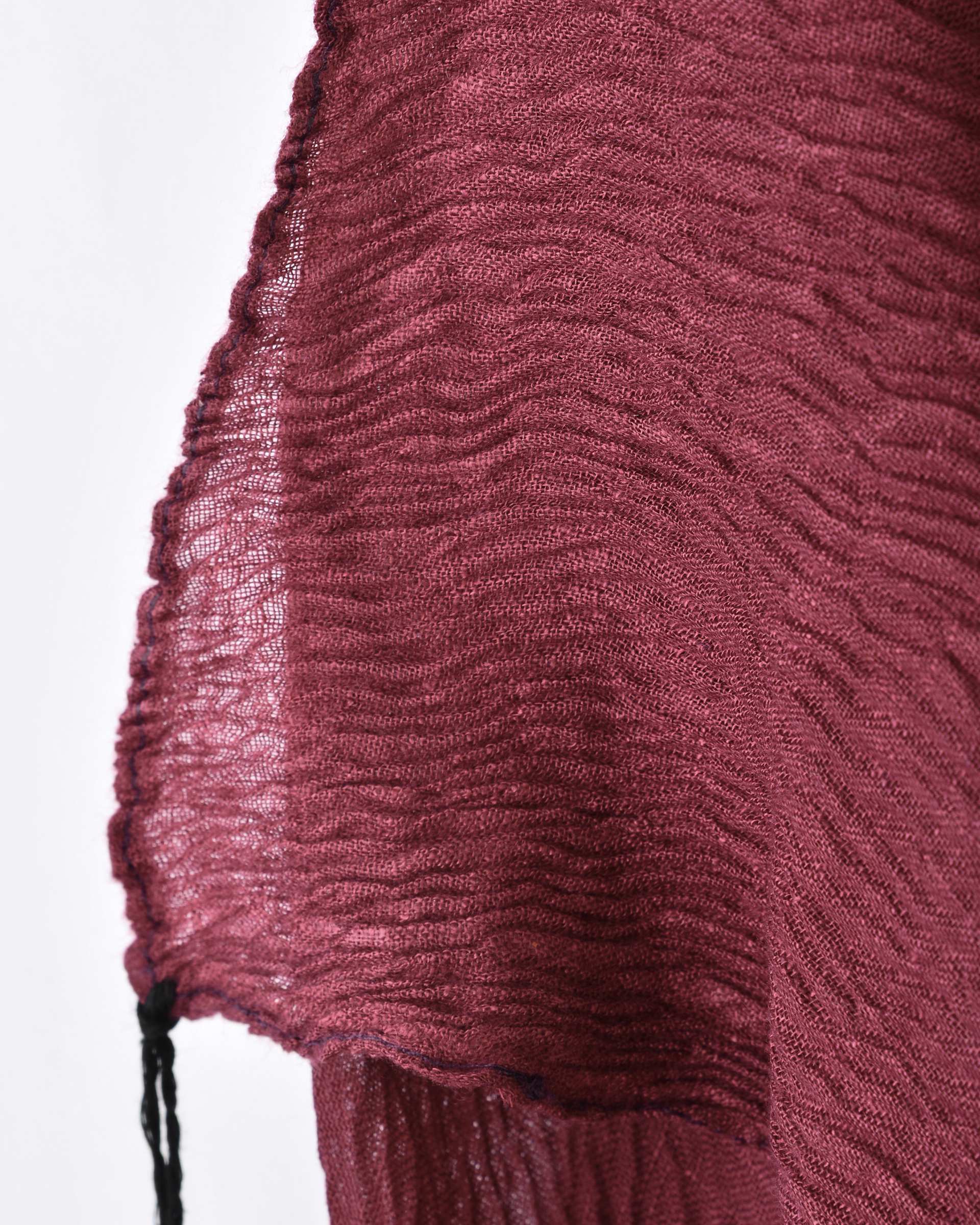 شال زنانه پلیسه سماقی روزانا Rozana