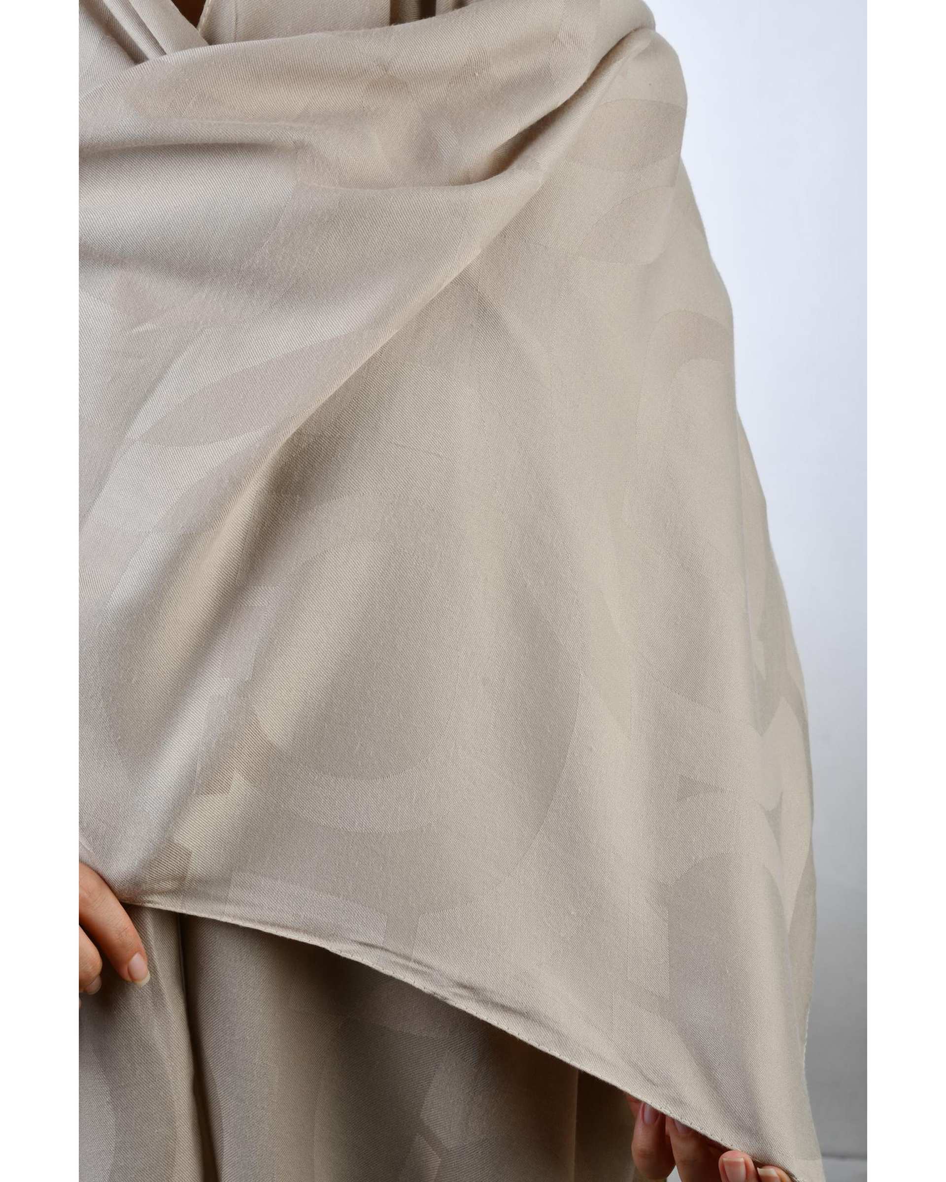 شال زنانه کرم آماهی Amahi مدل Rozana11