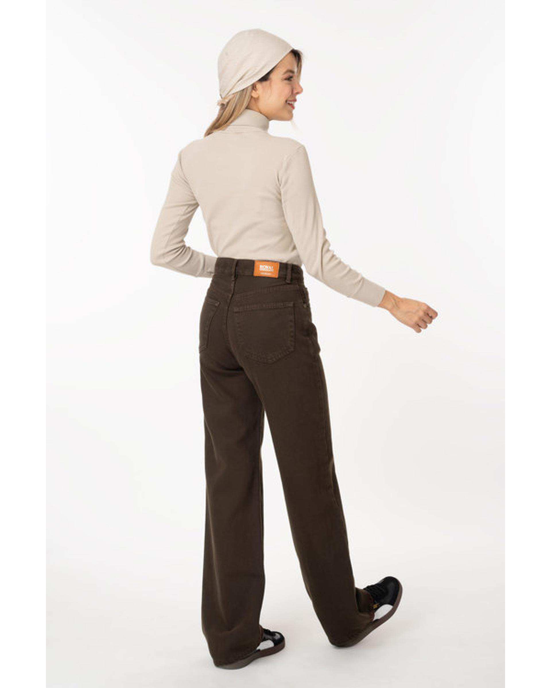 شلوار جین زنانه نیم بگ قد 108 قهوه ای سوخته رویال جین Royal Jeans مدل Royal jackpot کد 9003896