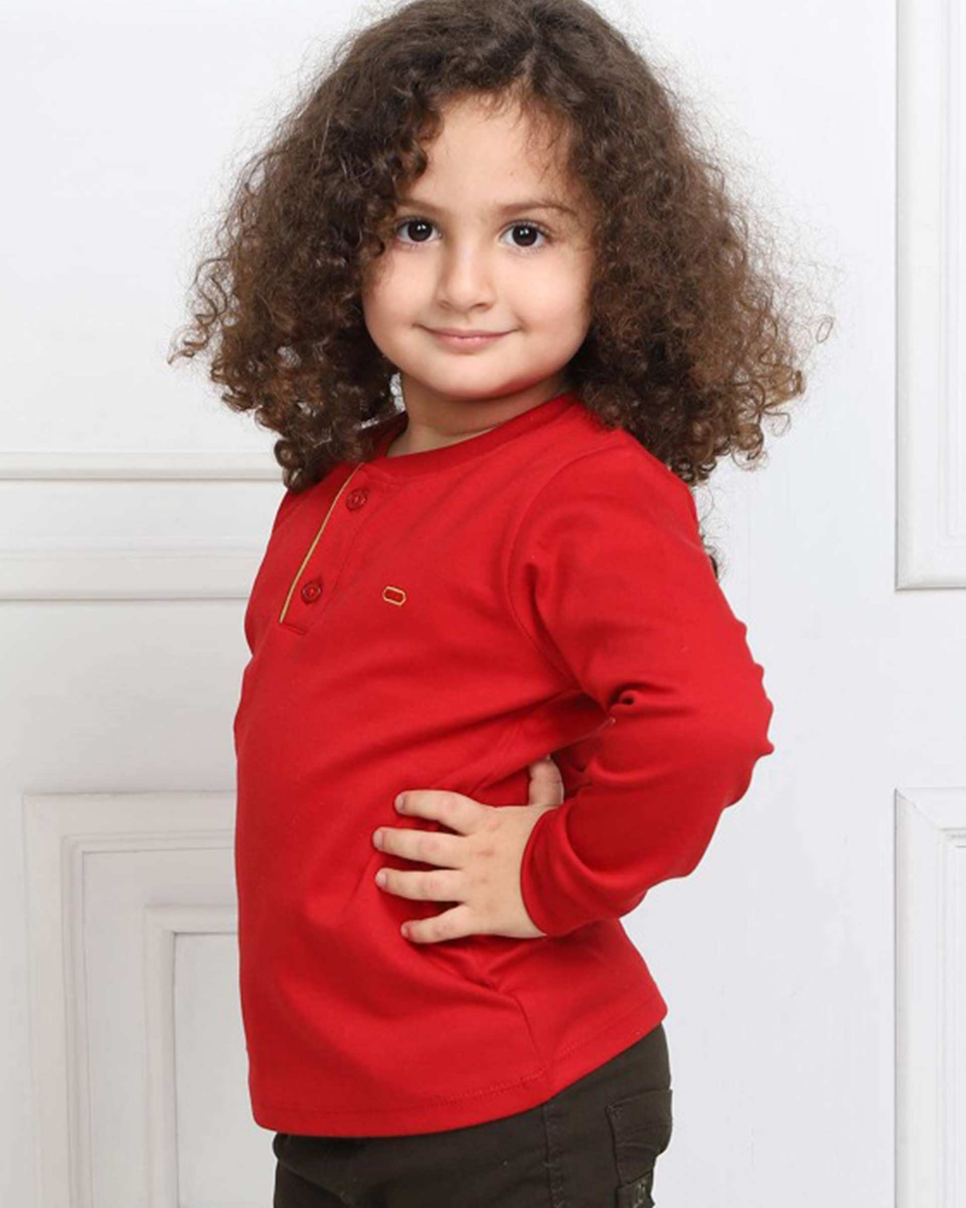 تی شرت پسرانه آستین بلند قرمز مادر Madar مدل Felix