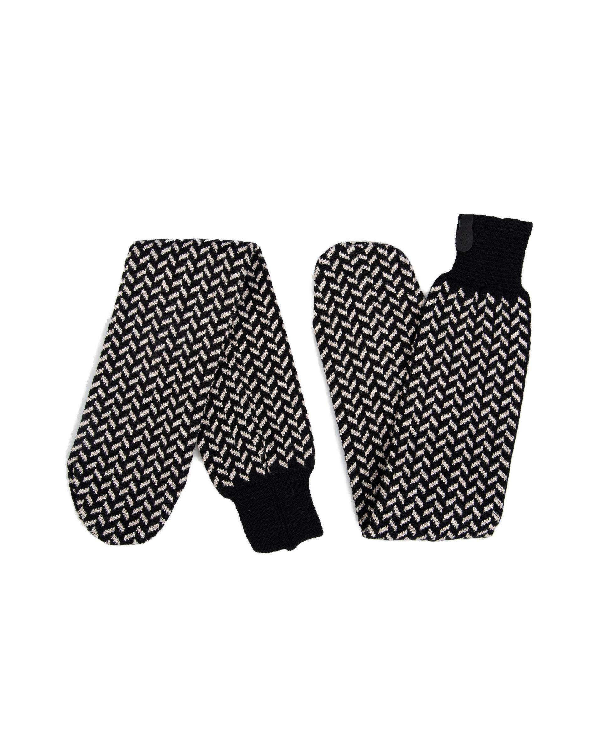 جوراب زنانه بافت لمه دار مشکی سفید تارتن Tartan طرح جناقی