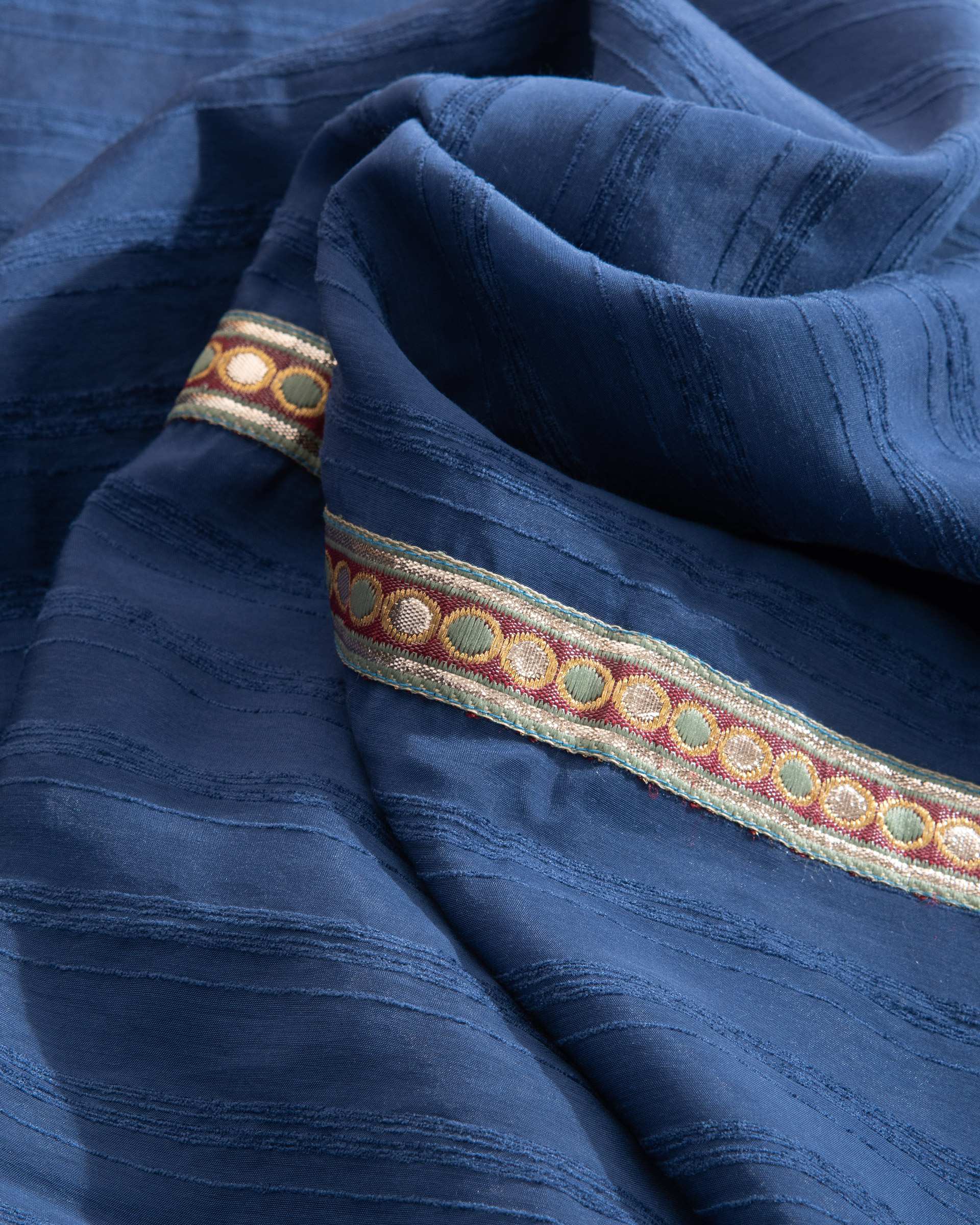 شال زنانه سرمه ای گلی تون Goli Ton